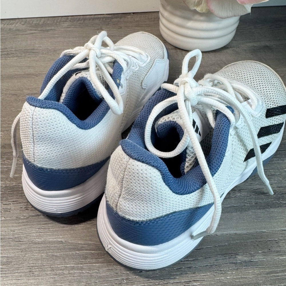 Adidas Courtflash Kids Tennis Sneakers White and Blue unisex 3.5 - Picture 4 of 9